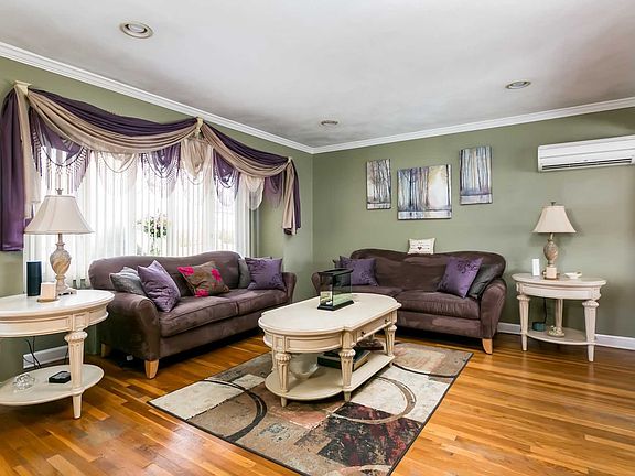 3rd image of 422 N Queens Ave