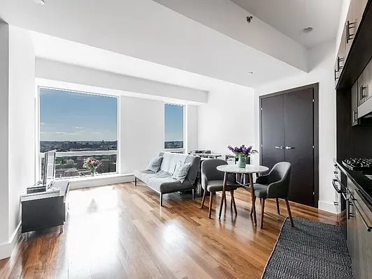 Rented by Lin Pan Realty Group LLC | media 20