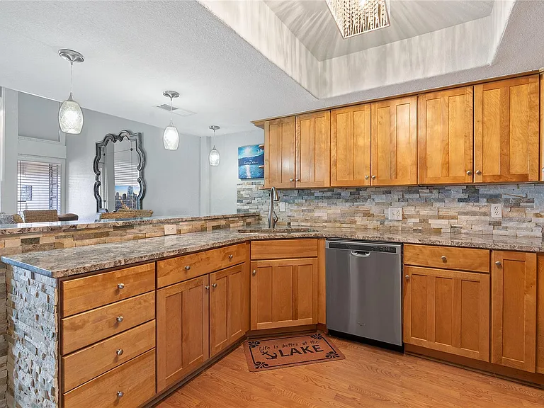 287 S Venture Blvd — Photo 5