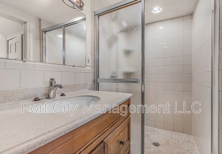 931 Saint Paul St — Photo 11