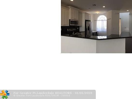 4th image of 812 W Village Cir #812