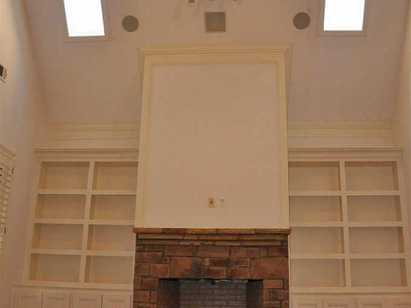5th image of 1386 Marston St SE
