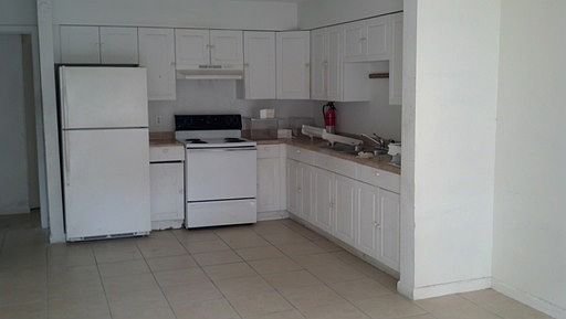 4th image of 8513 N 15th St APT B