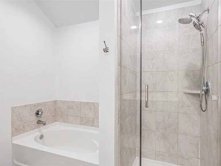 22627 Petrizzi Ln — Photo 16