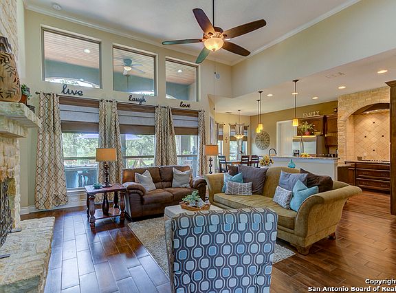 4th image of 2545 Otter Way