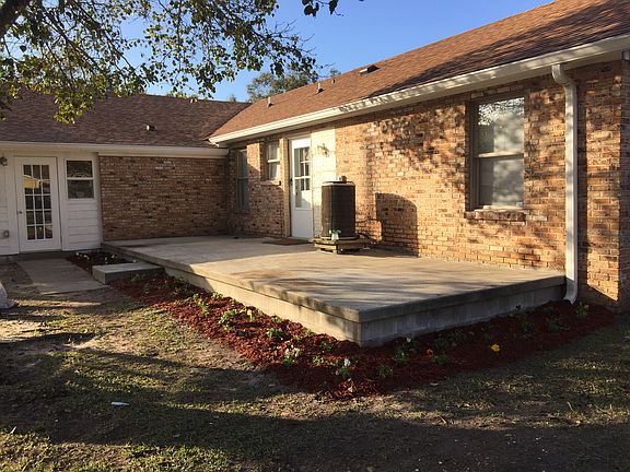 Back concrete deck