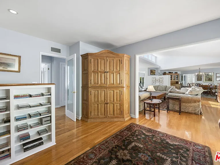 11215 W Sunset Blvd — Photo 22