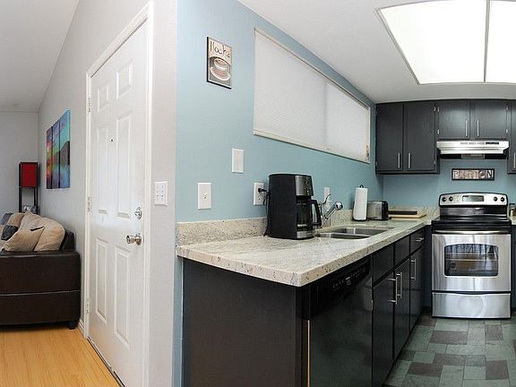 4th image of 935 E Creek Hill Ln #21