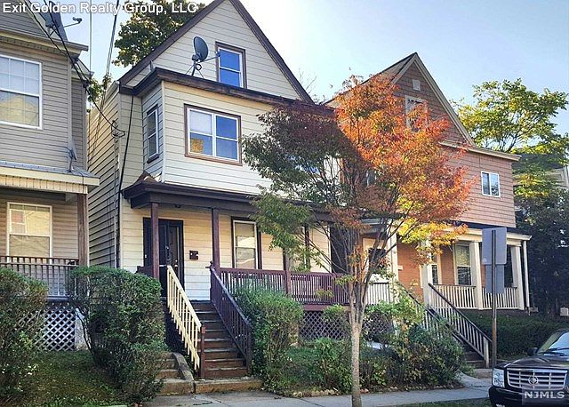 1st image of 402 Sandford Ave