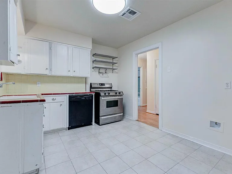 4026 Omeara Dr — Photo 8
