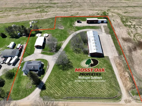 8740 S Byam Rd, Bancroft, MI 48414