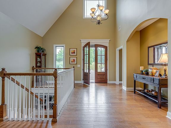 3rd image of 131 Joy Cir