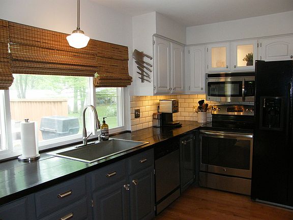 Kitchen
						:
						Lrg picture window, butcher block counter tops, stainless appliances, lrg pantry