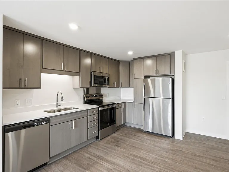 Ride Apartments — Photo 26