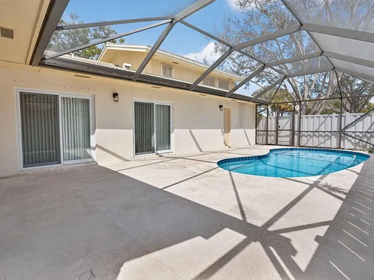 5230 Woodruff Ln — Photo 3