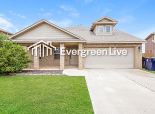 10205 NW 25th St, Yukon, OK 73099