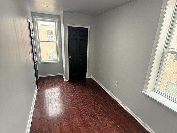3rd image of 727 N 17th St #5