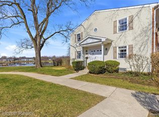 19623 Neptune Ct, Northville, MI