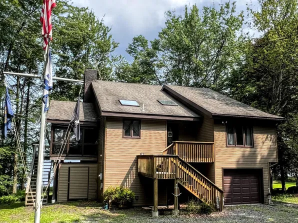 29 Big Bass Dr, Gouldsboro, PA 18424