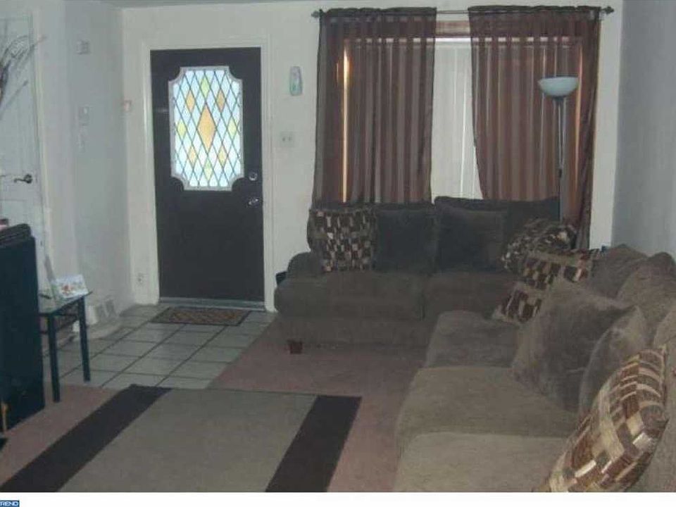 2nd image of 213 Fern St