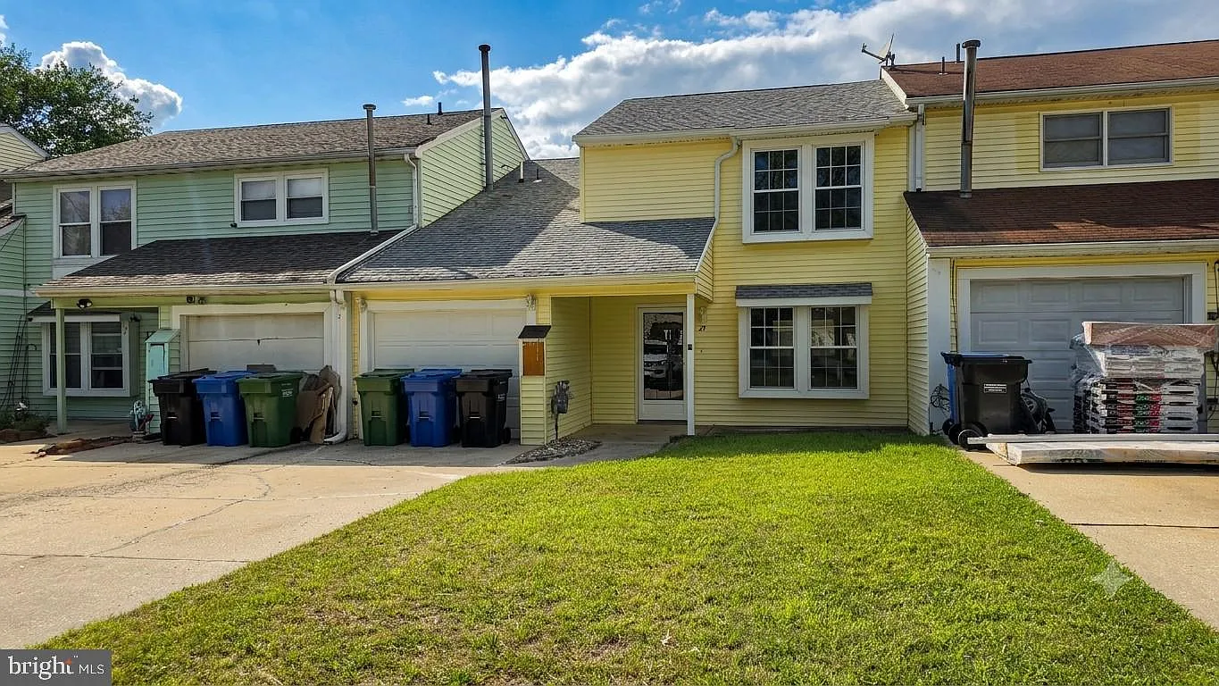 3 bed, 1.5 bath, 1418 sqft, $2,600 — Photo 3