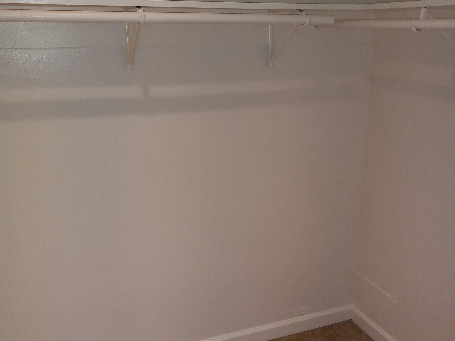 1 bed, 1.5 bath, 975 sqft, $1,700 — Photo 3