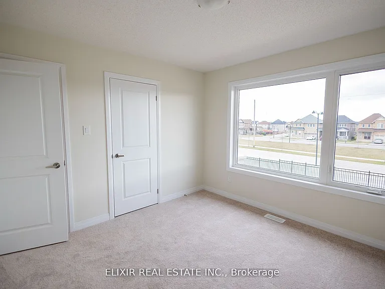 20 Molnar Cres — Photo 9