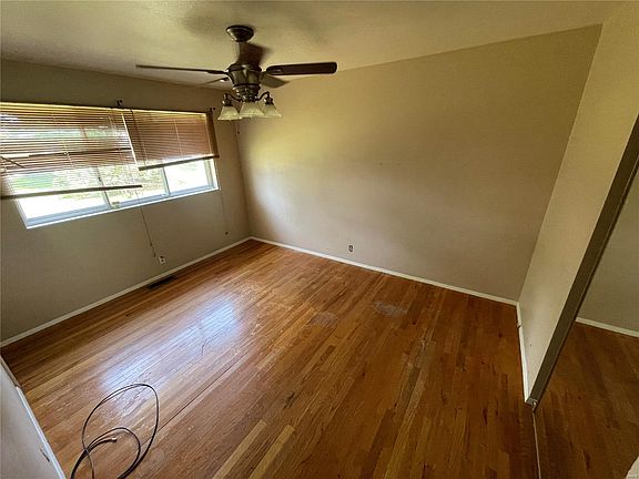 5th image of 2230 Wedgwood Dr W