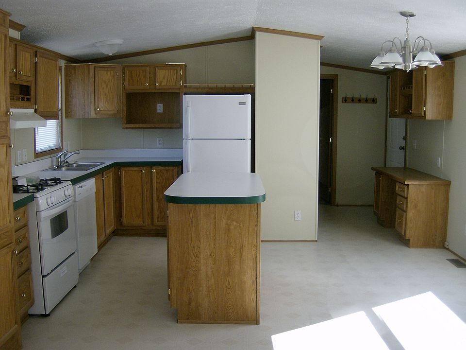 2nd image of 17127 Louise Dr