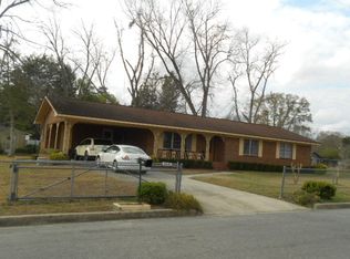 115 4th St, Rhine, GA 31077