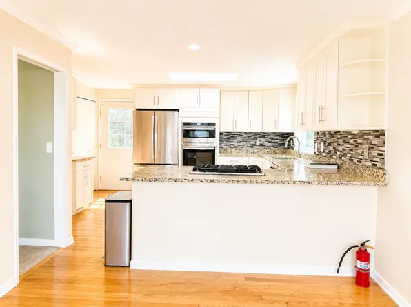 (undisclosed Address), Federal Way, WA 98003