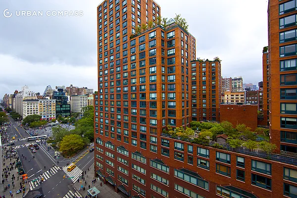 Rented by Compass | media 25