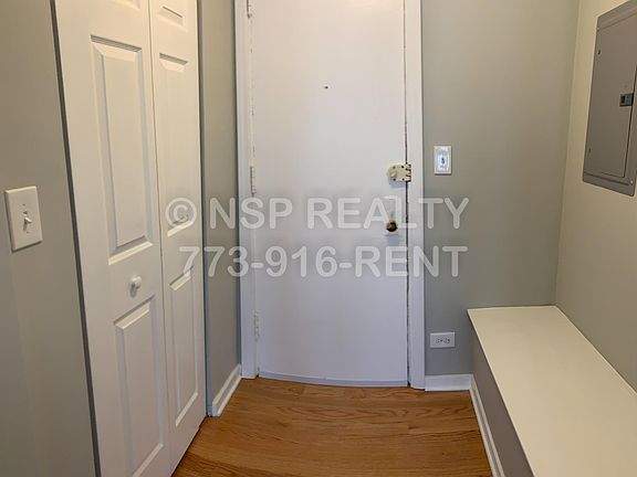 3rd image of 1648 W Pratt Blvd #L