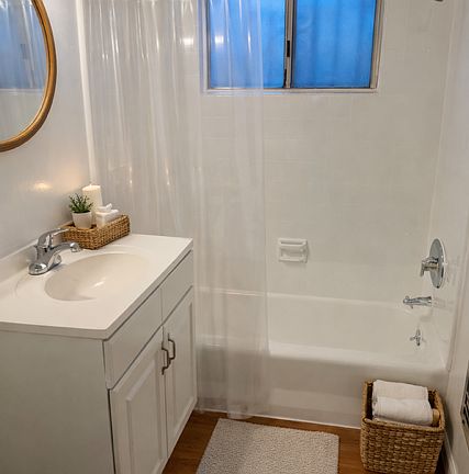 3rd image of 8347 Blackburn Ave APT 4