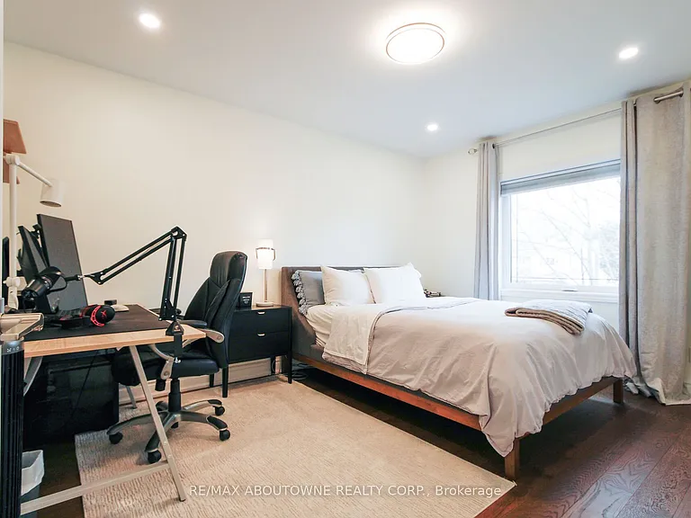 3301 Nadine Cres — Photo 28