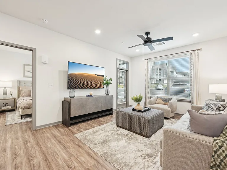 The Garrison Luxury Apartments — Photo 7
