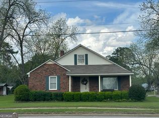 73 E Jarman St, Hazlehurst, GA 31539
