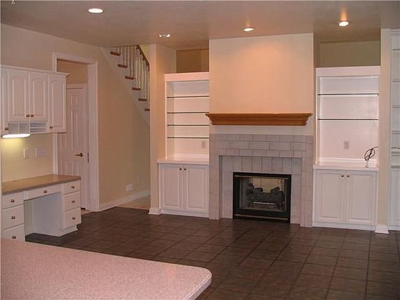 2-sided fireplace-kitchen