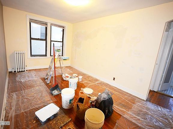 2nd image of 2446 44th St APT B1