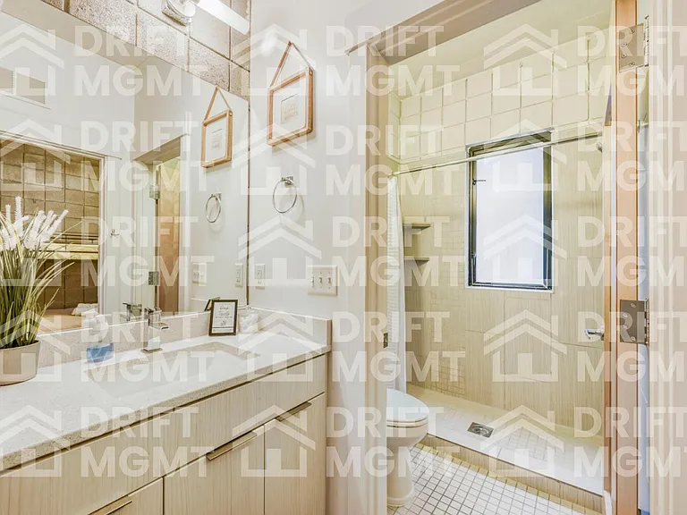 Unit Photo