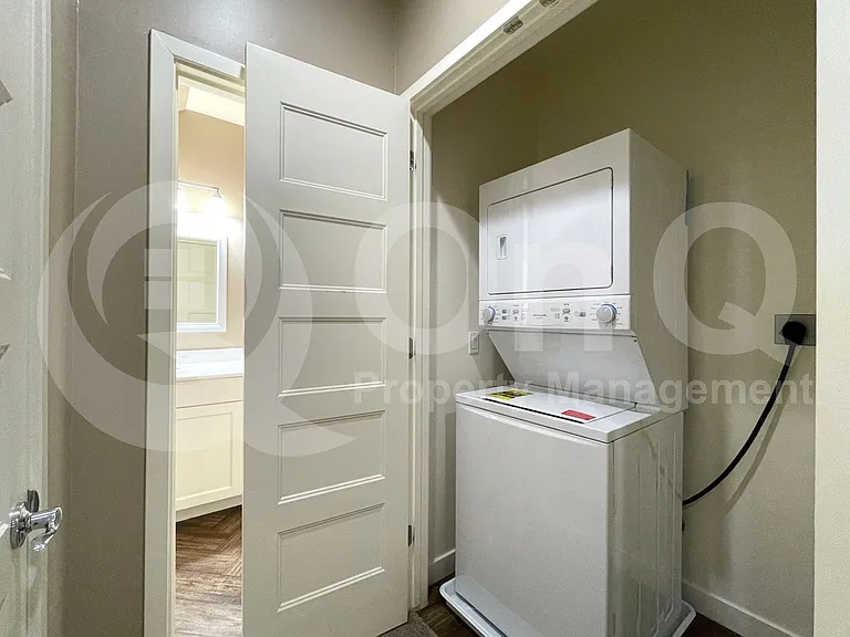 1264 E Curry Rd — Photo 26