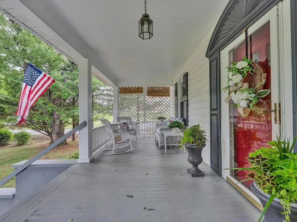 341 Springwood Rd, Fincastle, VA 24090