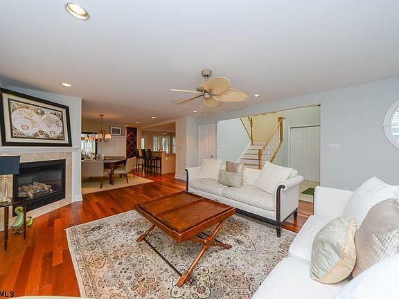 2nd image of 119 Bay Ave