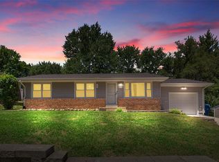 913 Hawthorn Ave, Saint Charles, MO 63301