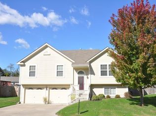 19612 E 10th St, Independence, MO 64056