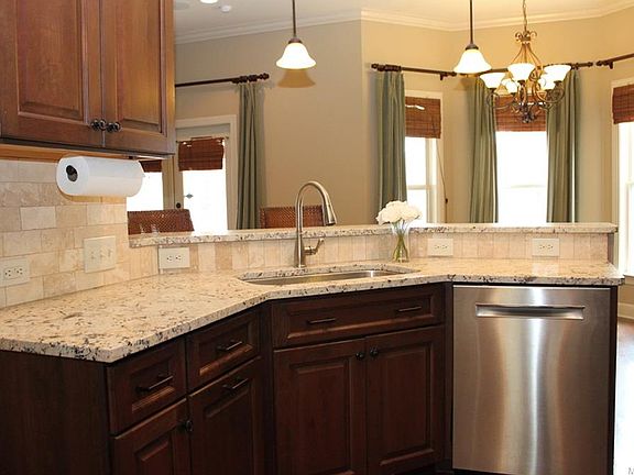 5th image of 9025 Crescent Lodge Dr
