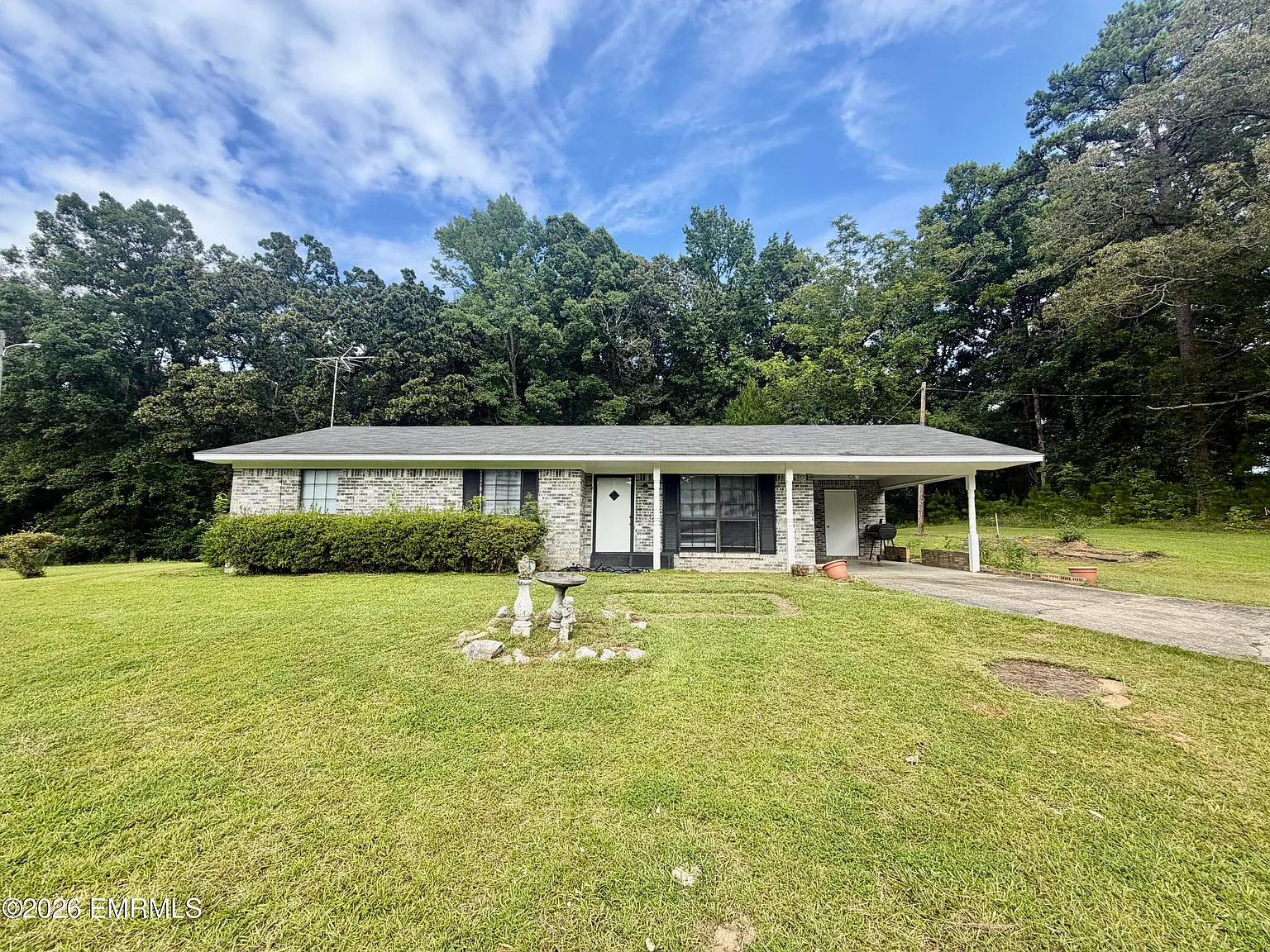 3 bed, 1.5 bath, 1146 sqft, $1,200 — Photo 2