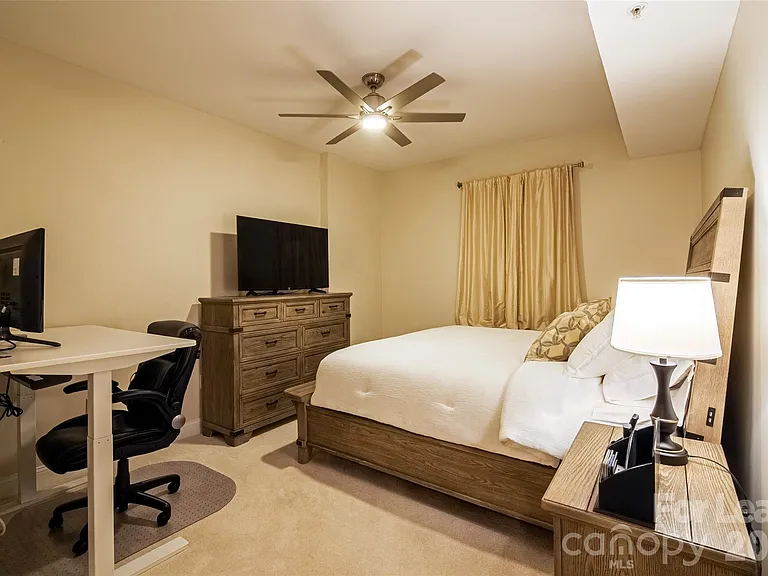 300 W 5th St #439 — Photo 7