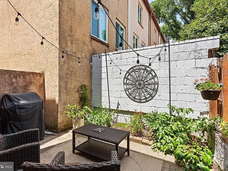 2413 Aspen St — Photo 6