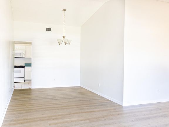 5th image of 2698 SW 14TH Court